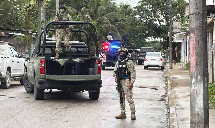 Detienen a tres presuntos narcomenudistas durante cateo en la SM 228 de Cancún