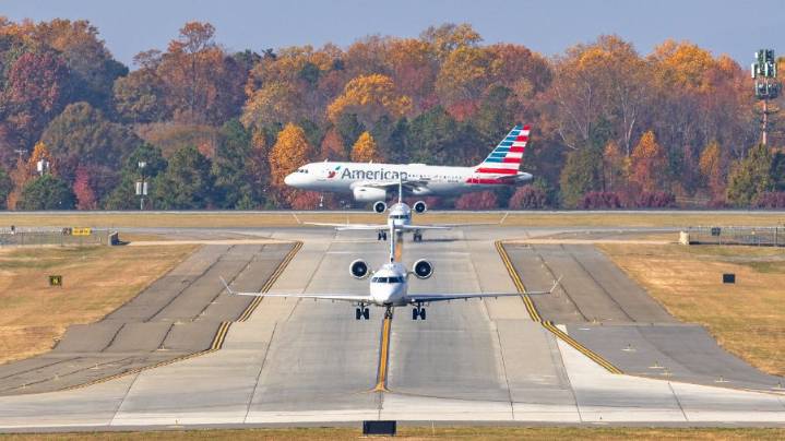 'Staying home for Thanksgiving’: Aviation expert warns of post