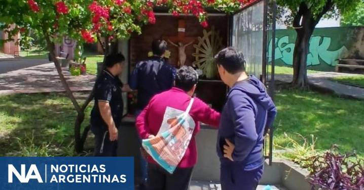 Sacrilegio en Liniers: vandalizaron una imagen de la Virgen de Luján