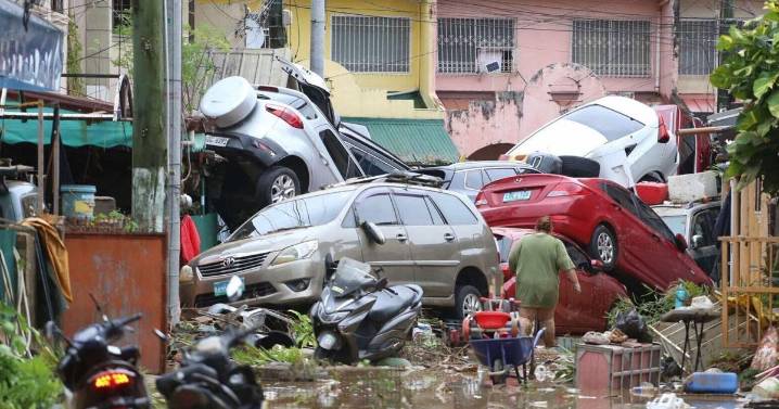 Typhoon Kalmaegi leaves 26 dead in Philippines, people trapped on roofs and cars submerged
