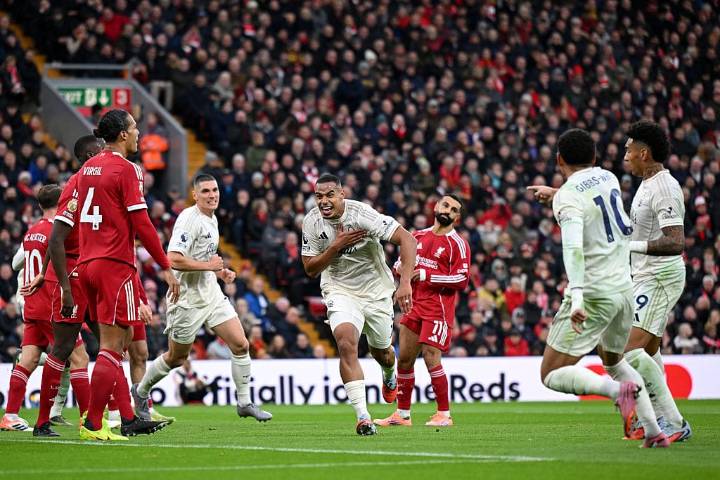 VIDEO. ¡Sorpresa en Anfield! Nottingham Forest golea al Liverpool y hunde al campeón vigente de la Premier League