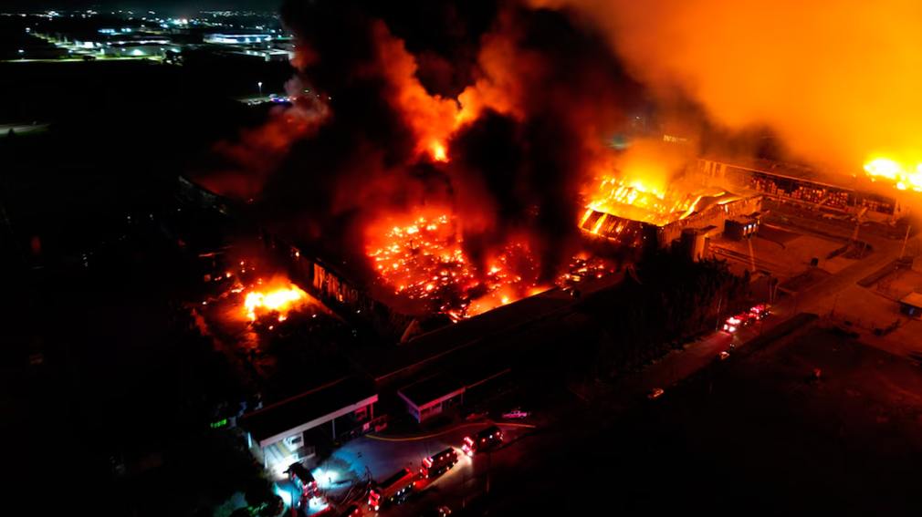 El Gobierno sospecha del origen de la explosión en Ezeiza y busca determinar responsabilidades