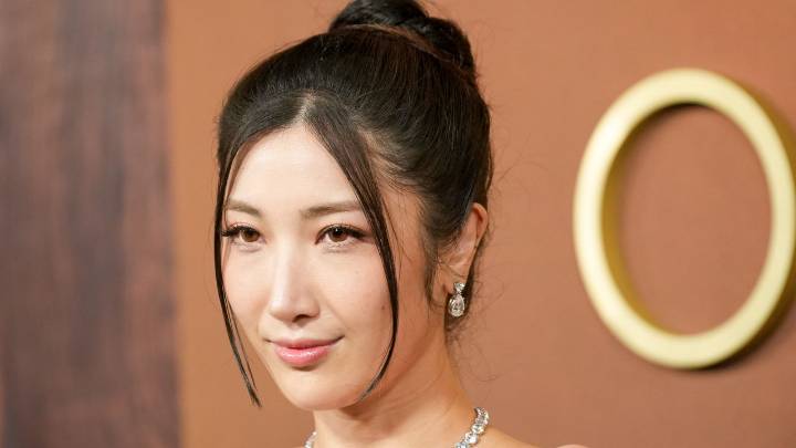 How Kpop Demon Hunters' Ejae Keeps Her Lip Gloss on While Singing