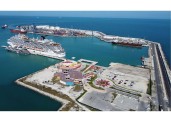 Buque Fernando de Magallanes draga Puerto Progreso en Yucatán