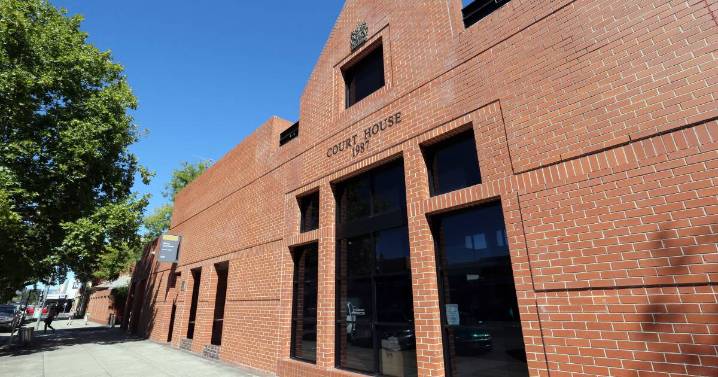 Glenroy woman admits to attacking boyfriend in an Albury CBD pub.