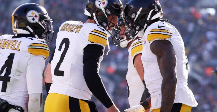 Steelers power rankings roundup: Pittsburgh slides again after choking division lead