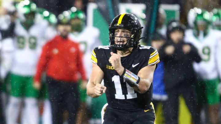 Leistikow's 5 thoughts: Iowa lack of 2-point conversion practice shows
