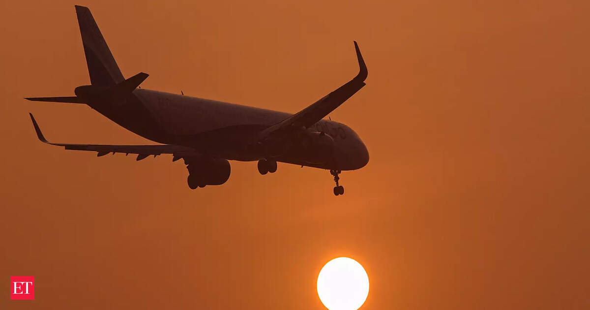 Several international airlines cancel their flights in Venezuela after US warning