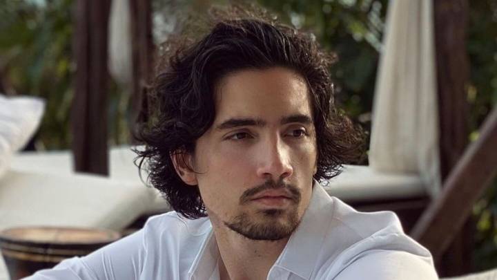 Alex Fernández defiende a su papá tras video viral del cantante