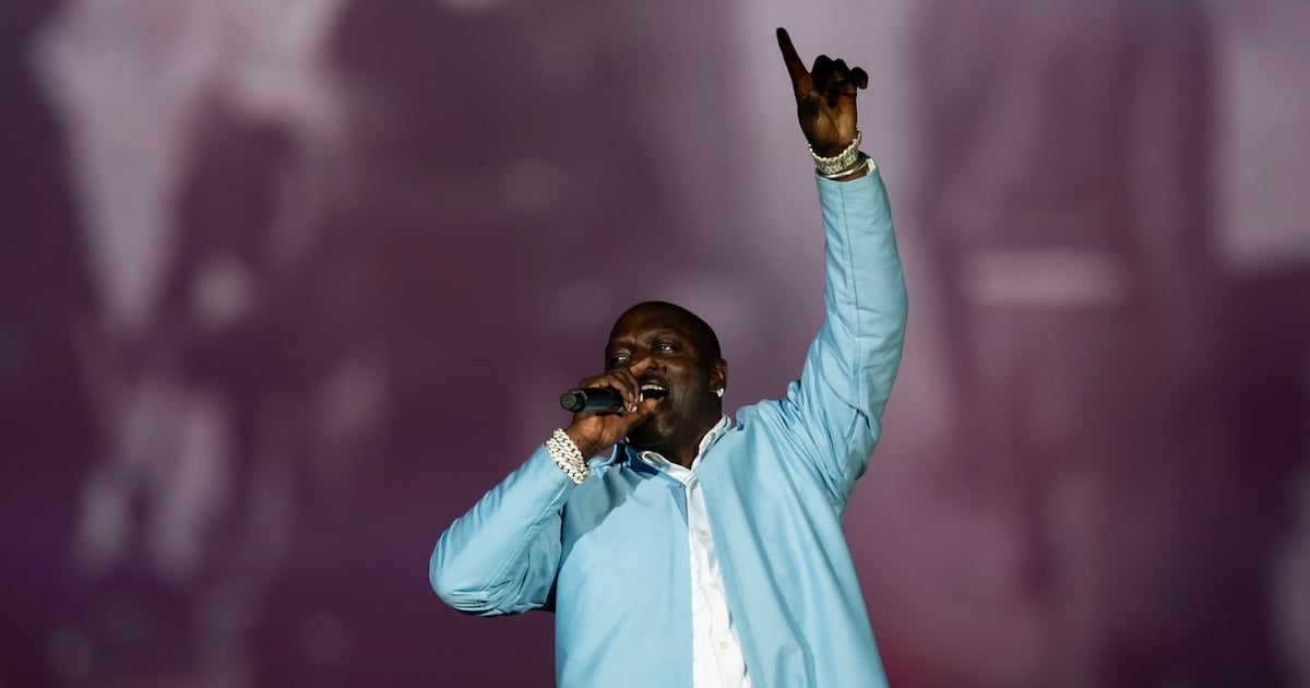 Akon arrested for missing court over suspended licence