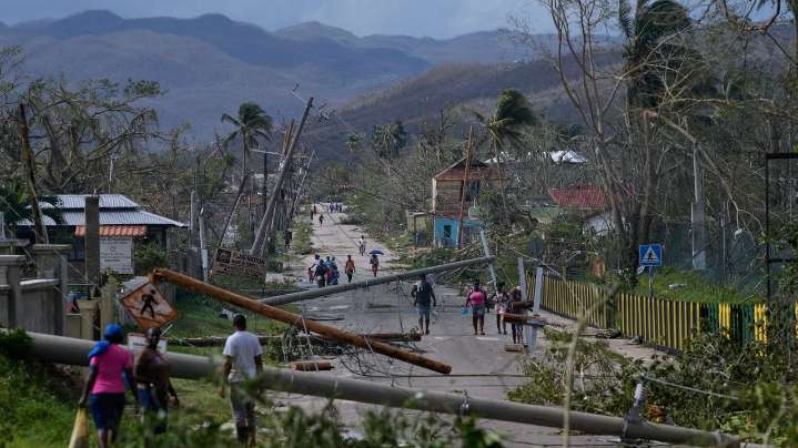 Dominican Republic authorizes more flights for tourists rerouted by Hurricane Melissa