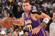 Lakers vence a los Bucks 119