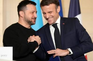 Zelenski y Macron sellan pacto histórico: Kiev apunta a modernizar su fuerza aérea con cazas Rafale