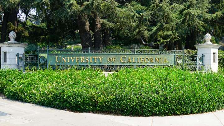 Por qué estudiantes de UC quieren segundo voto Junta de Regentes