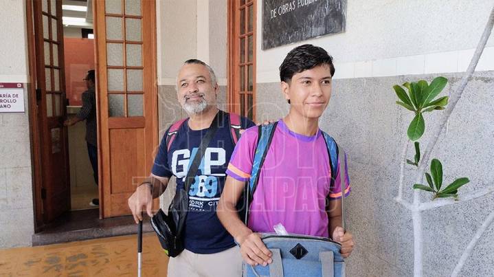 Invidente de Tampico elige trabajar con dignidad y rechaza pedir limosna