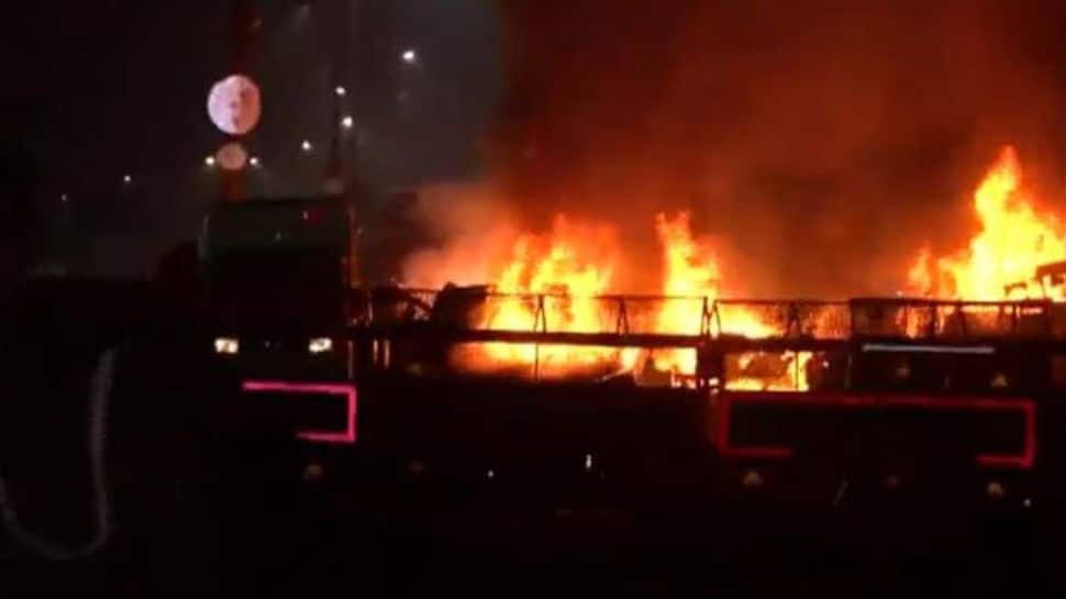 Delhi Red Fort Blast Live Updates: Explosion In Car Near Lal Quila Metro Station Gate 1; One Feared Dead