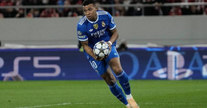 Mbappé factura triplete en siete minutos en el partido de Champions del Real Madri ante Olympiakos