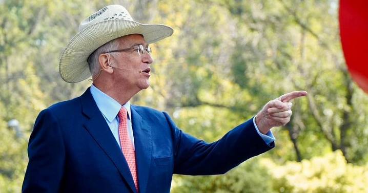 Ricardo Salinas Pliego propone eliminar el ISR por trabajar: "es un impuesto asqueroso"