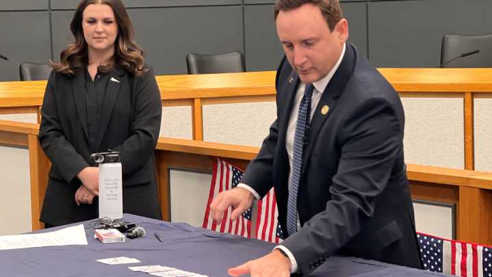 7 of diamonds decides Nevada election for tiny town of Gerlach