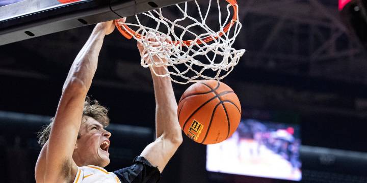 Tennessee opens season with win over Mercer