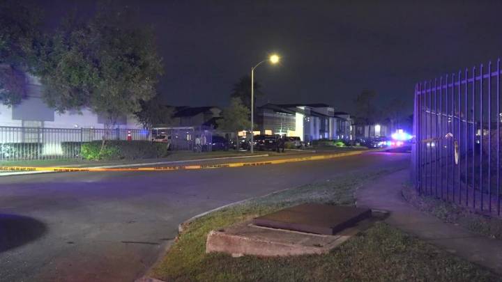 3-year-old fatally struck by vehicle in Mid West Houston; suspect vehicle found without driver, police say