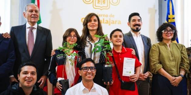 Extra AC y el GDL regalarán 100 mil árboles con la meta de ser la ciudad más 'verde'