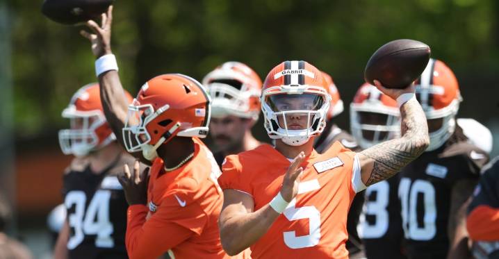 Shedeur Sanders or Dillon Gabriel? Browns name starting QB for Week 13