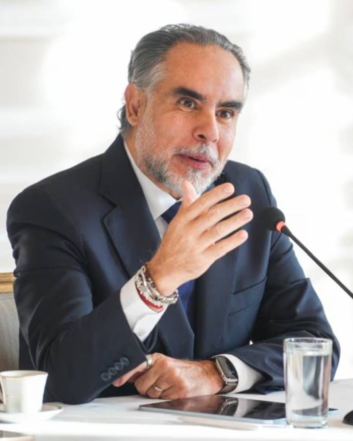 Ministro Armando Benedetti anunció que el salario mínimo podría llegar a $1.800.000