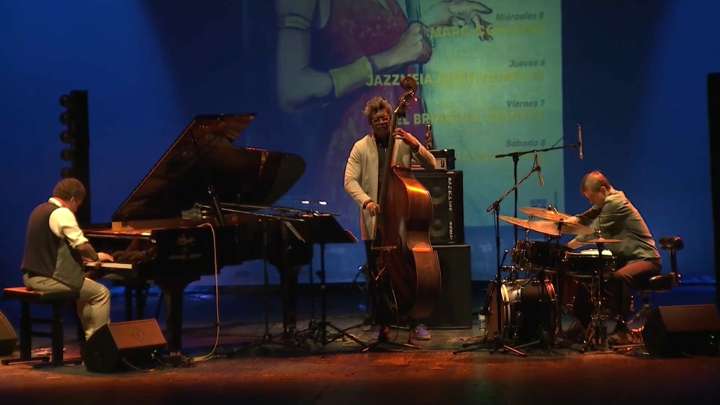El Jazz se despide, con éxito, un año más de Badajoz More