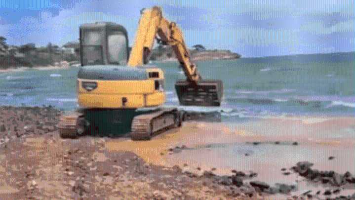 Frankston seawall: Unauthorised excavator damages beach near Olivers Hill