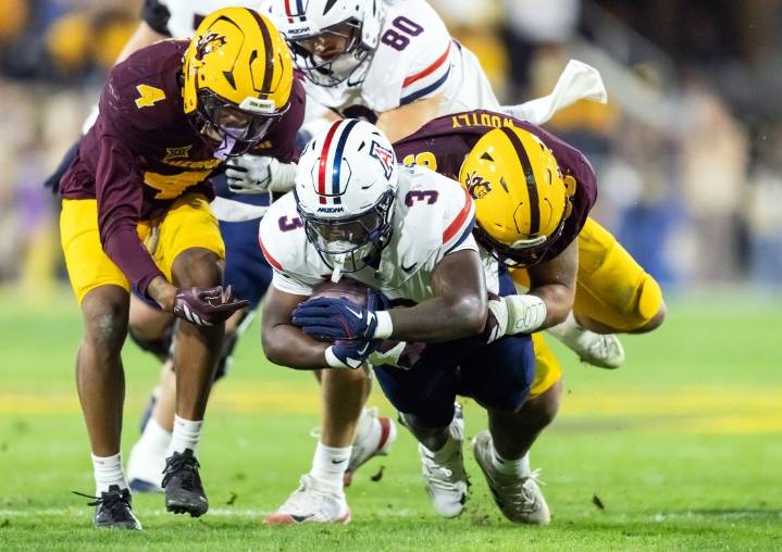 Deadspin | No. 25 Arizona remains on roll, defeats No. 20 Arizona State