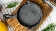 8 Foods You Should Never Cook In Cast Iron And 3 You Should