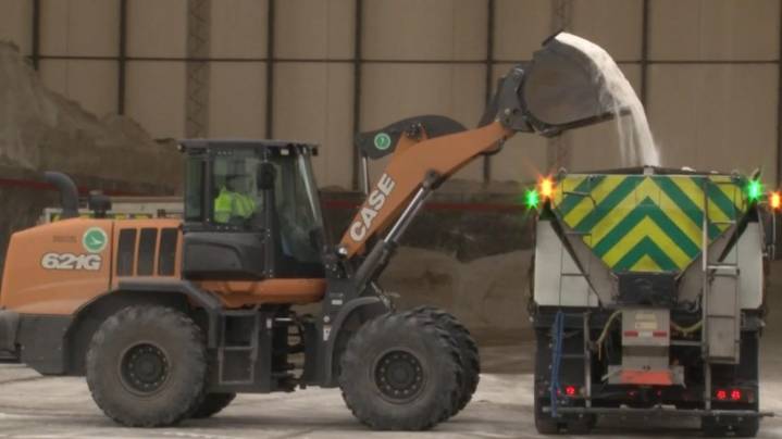 Northeast Ohio road crews prep for first snowfall of the season