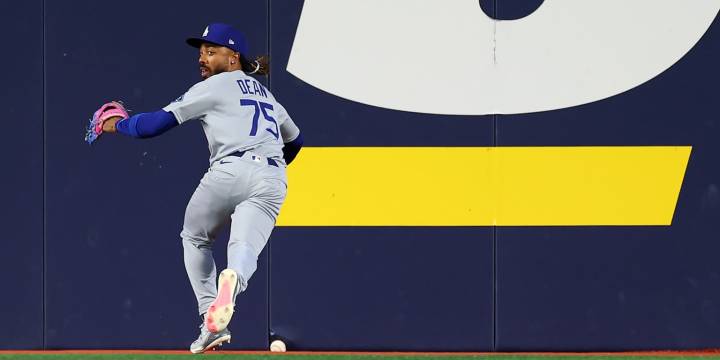 Giants claim Justin Dean, Reiver Sanmartin, DFA Mason Black