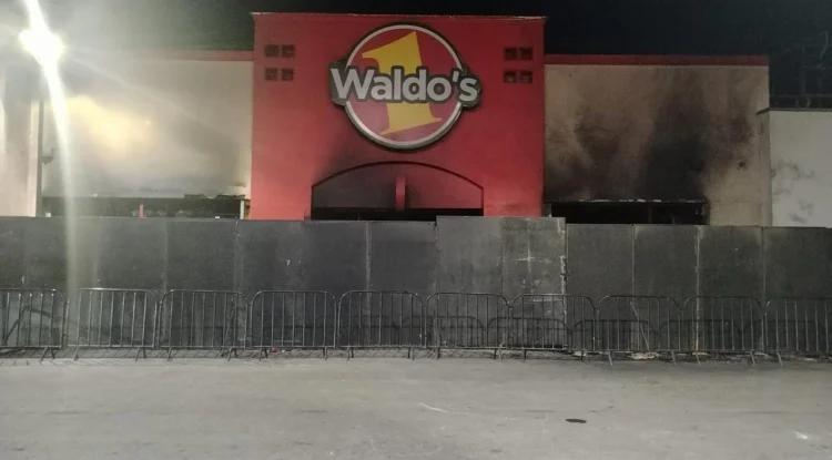 Directivos de Waldo’s declaran por siniestro en ti...
