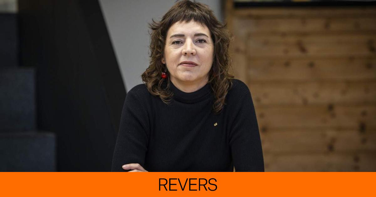 Núria Cadenes, premio Proa de novela con 'Qui salva una vida'