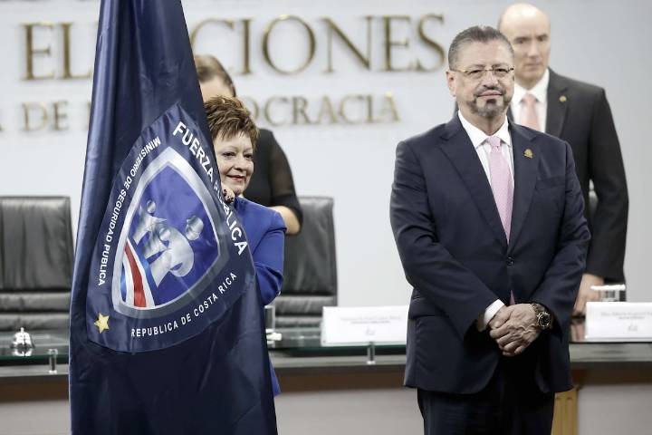 Chaves activa una tensión inédita con el Tribunal Electoral en el inicio crispado de la campaña