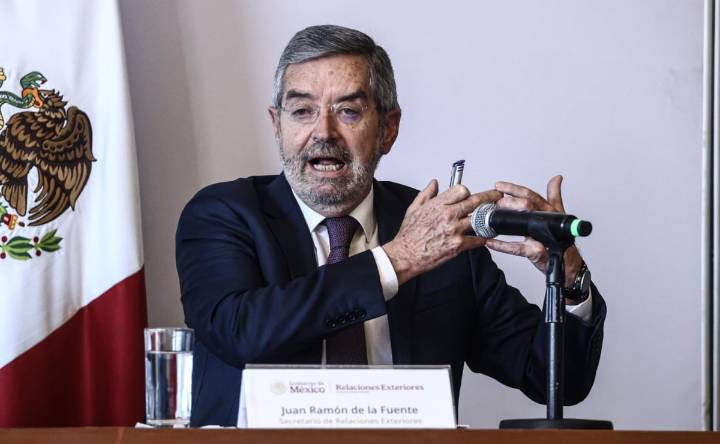 Sheinbaum confirma licencia del canciller De la Fuente; Roberto Velasco queda como encargado de la SRE