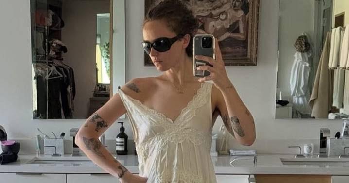 Kamala Harris' Stepdaughter Ella Emhoff Turns Heads in Loose Dress