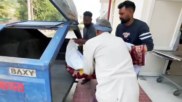 Unclaimed body ferried from Punjab hospital to cremation ground in garbage trolley