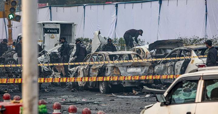 India Delhi blast: Salman Khurshid seeks PM's answer on 'lapse'