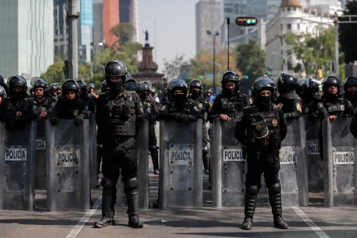 Más policías que asistentes en la segunda marcha de la Generación Z