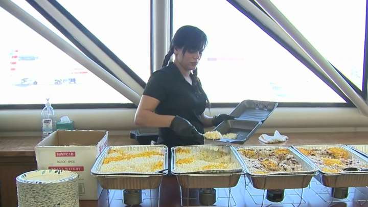 District 8, Pasha Mediterranean Grill serves free meals to TSA officers during government shutdown