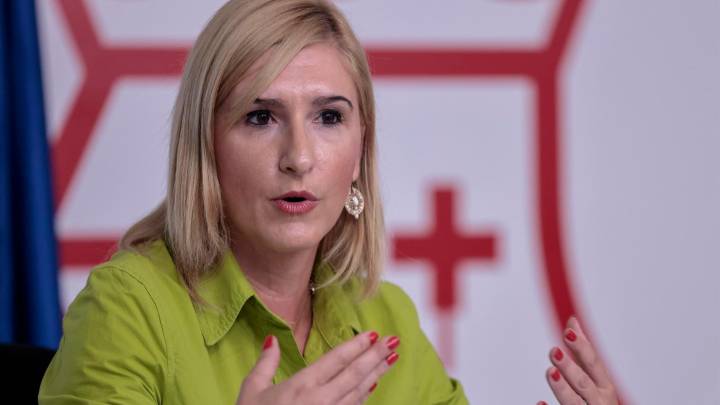 Salomé Pradas reprocha a Mazón sus "contraversiones": "Todavía me cuesta procesar lo que pasó esa tarde con él"