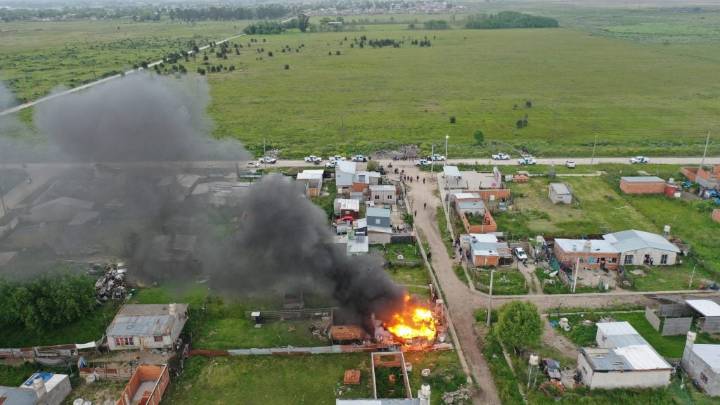 Locura: incendian casa de niño porque lo acusan de manosear a compañeras