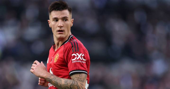 Benjamin Sesko injury update emerges as Man United handed scare during Tottenham draw