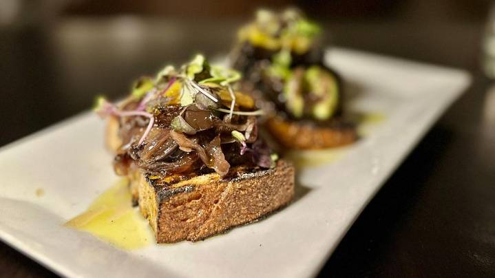 Alto Enoteca opens in Roslyn