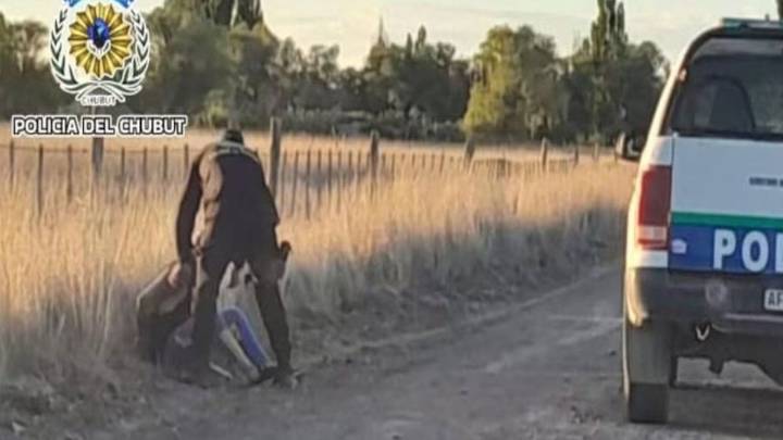 Insólito: se disparó a sí mismo por accidente al bajarse de un taxi y quedó detenido por portación ilegal