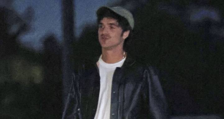 Jacob Elordi Grabs Dinner with Friends as New ‘Frankenstein’ Movie Hits Netflix | Jacob Elordi 