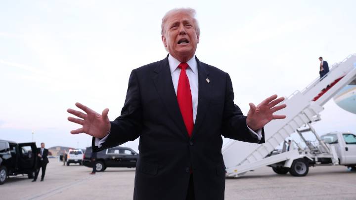 Trump dismisses financial concerns of air traffic controllers working without pay for more than 40 days